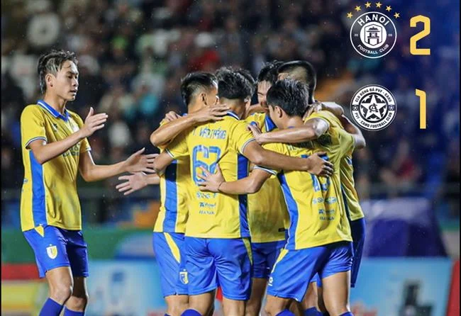 Hình ảnh khuyến mãi i9bet141, với hộp quà và tiền thưởng, màu cam đen.